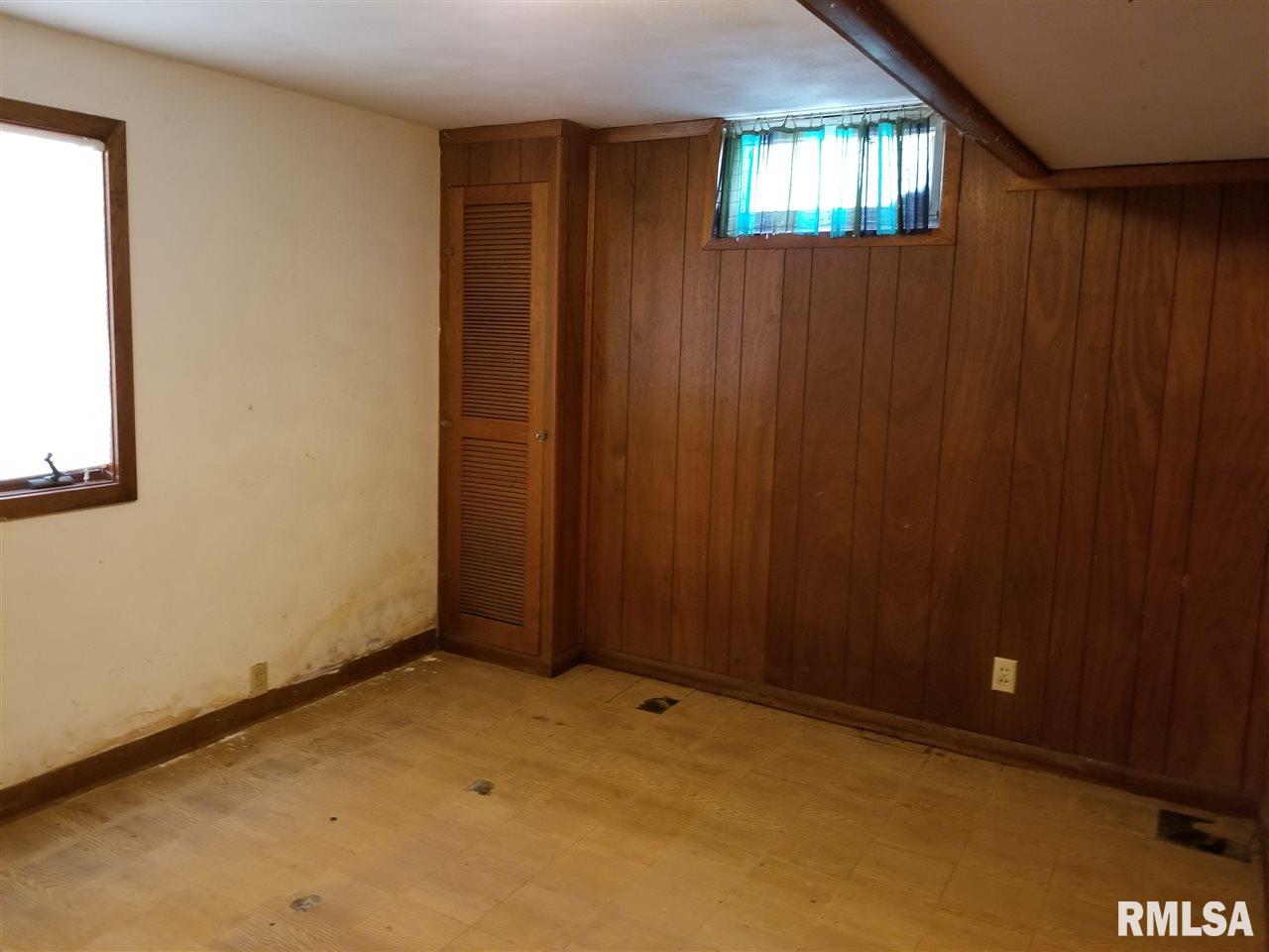1224 Coyne Center Road Milan, IL 61264 - Photo 12 of 15 Gallery Image 12