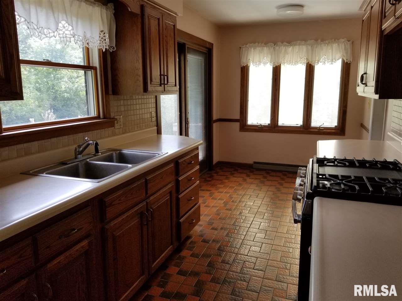 1224 Coyne Center Road Milan, IL 61264 - Photo 6 of 15 Gallery Image 6