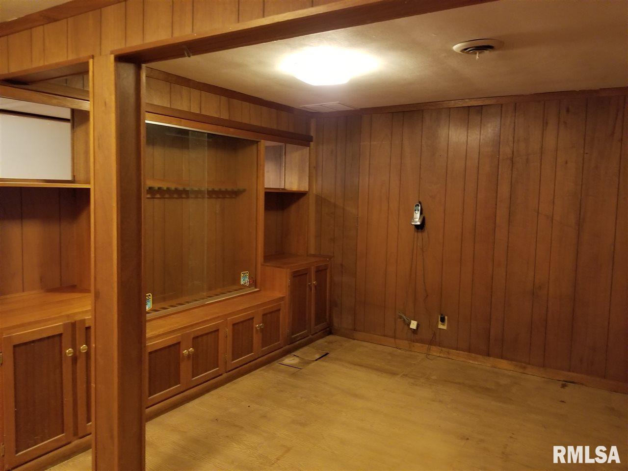 1224 Coyne Center Road Milan, IL 61264 - Photo 10 of 15 Gallery Image 10