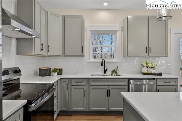 $424,900 | 559 Memorial Park Drive, Sparta, NC 28675