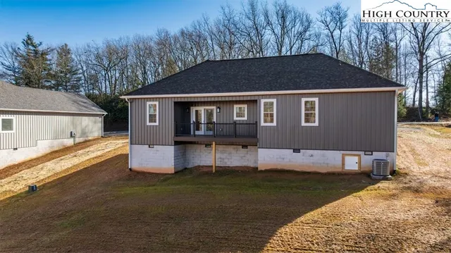 $424,900 | 559 Memorial Park Drive, Sparta, NC 28675