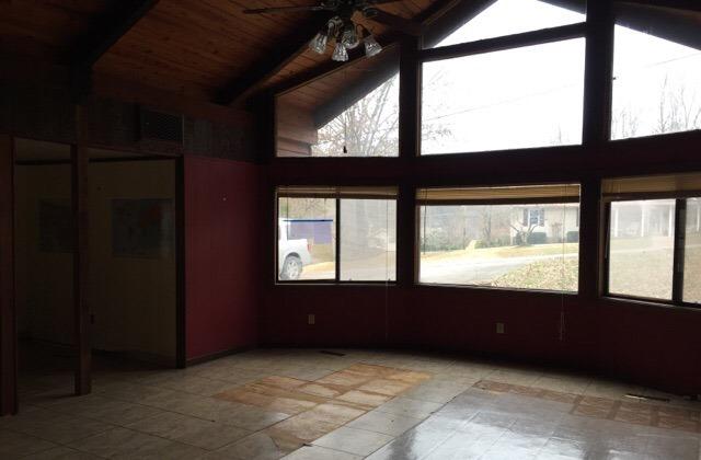4425 Edgewood Road Louisville, TN 37777 - Photo 14 of 16 13