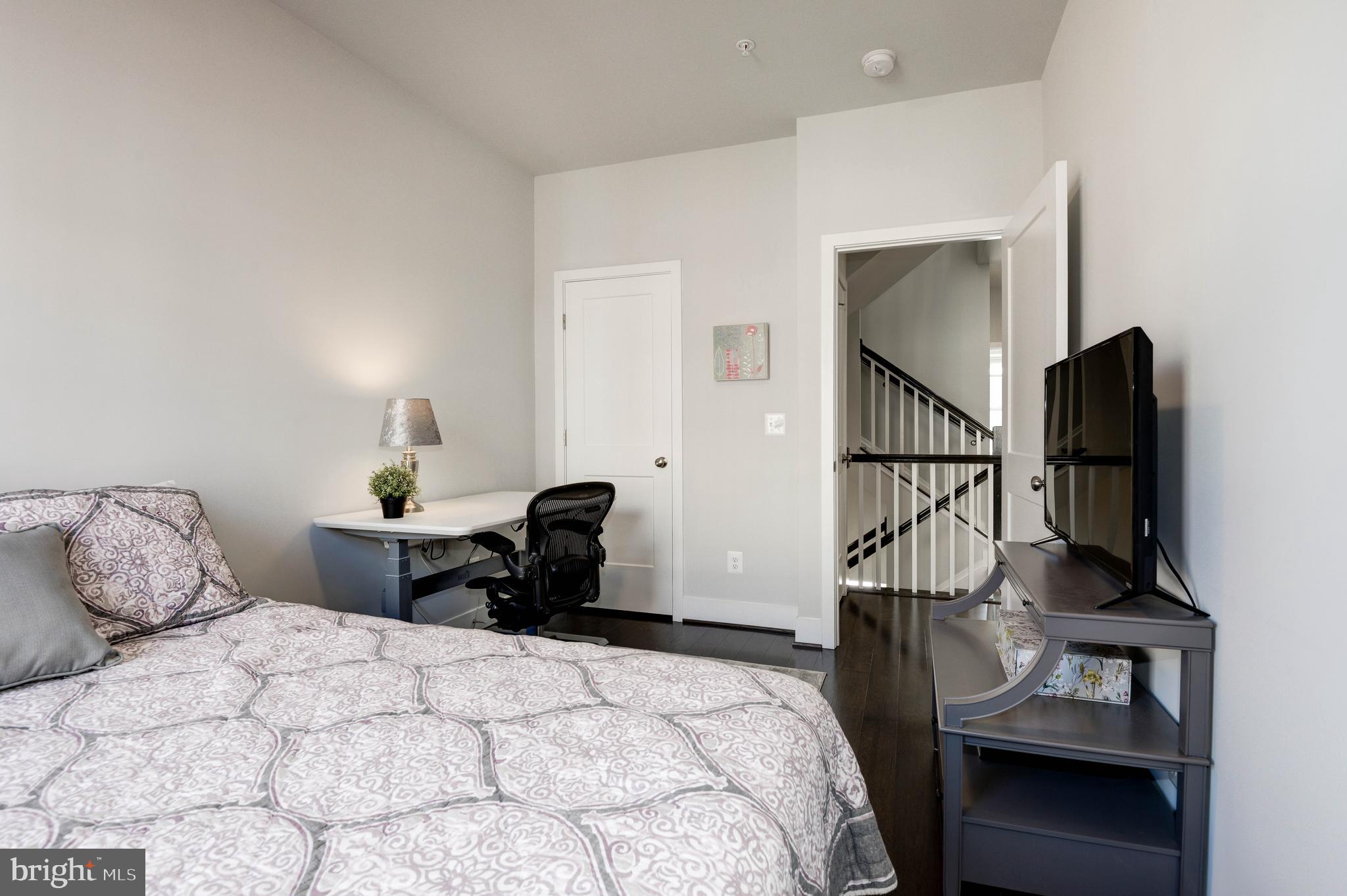 11689 Sunrise Square Place Reston, VA 20191 - Photo 29 of 46 2ND BEDROOM WITH WALK-IN CLOSET