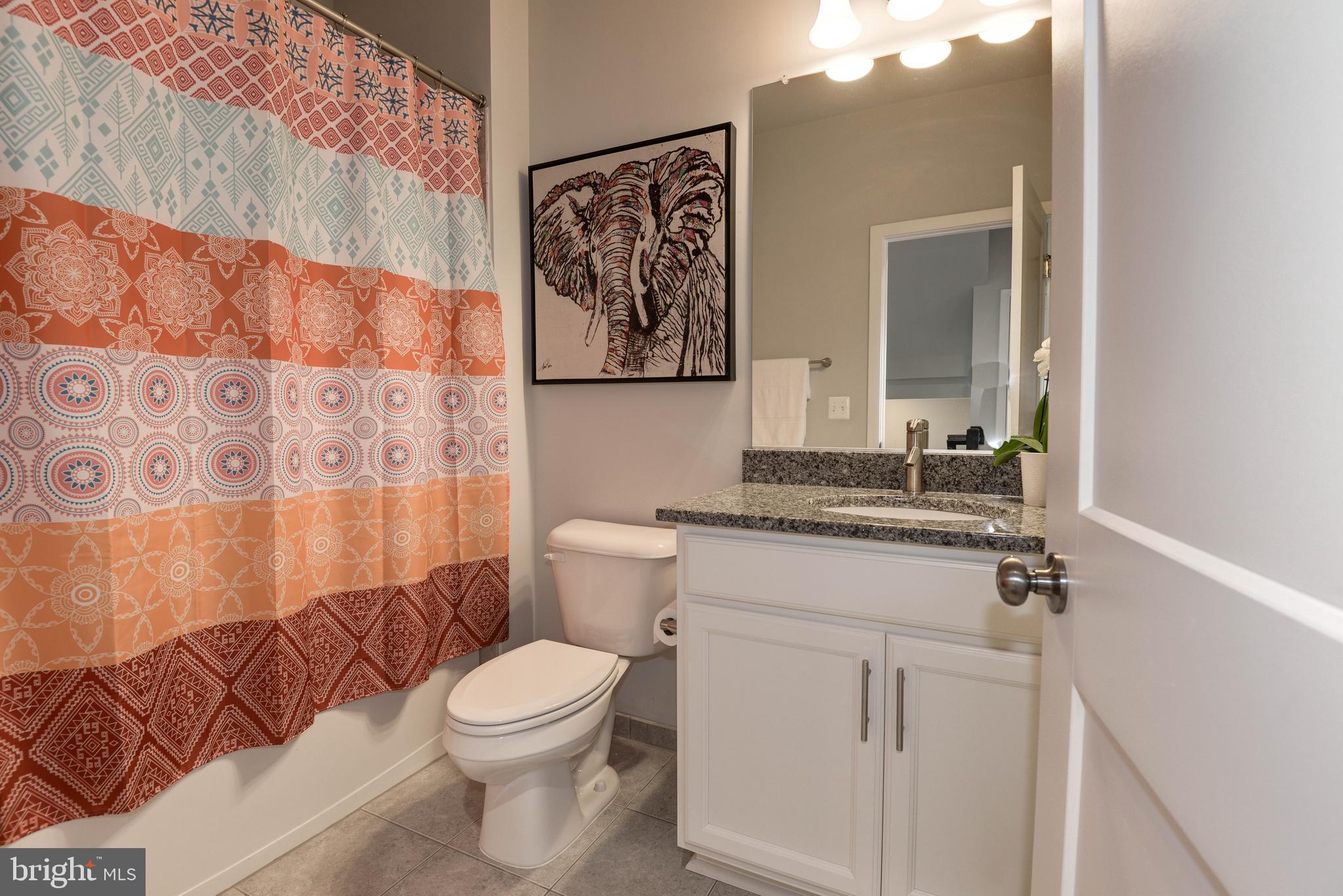 11689 Sunrise Square Place Reston, VA 20191 - Photo 31 of 46 3RD HALL BATH