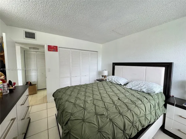 $1,700 | 17530 Northwest 68th Avenue, Unit C4006, Hialeah, FL 33015