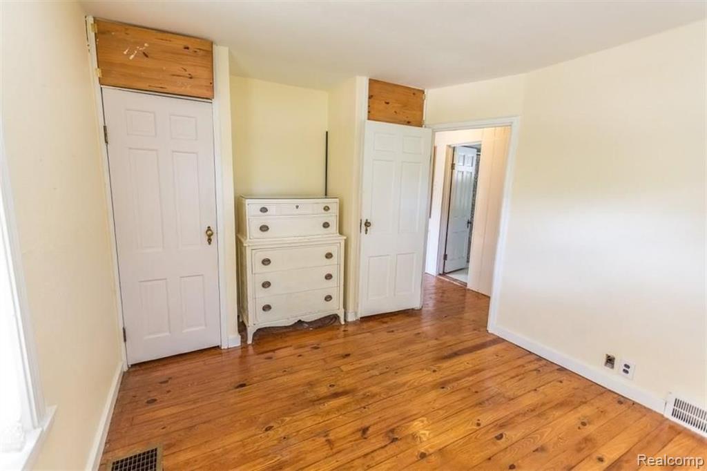 21820 Gill Road Farmington Hills, MI 48335 - Photo 8 of 36
