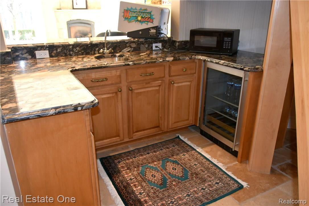 2024 Touraine Drive Rochester, MI 48306 - Photo 76 of 88 79.JPG