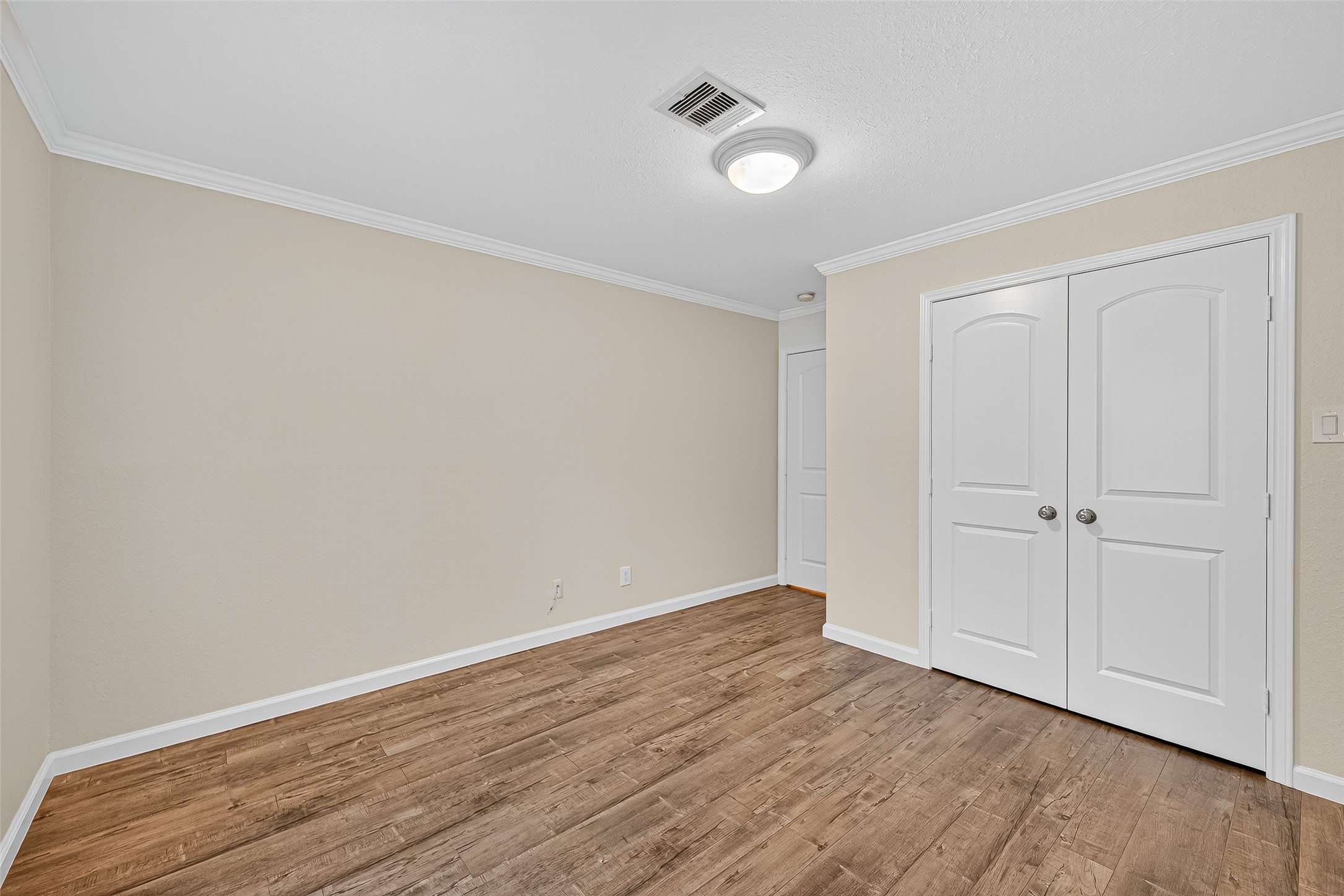 8530 Roos Road Houston, TX 77036 - Photo 28 of 43 a view of an empty room