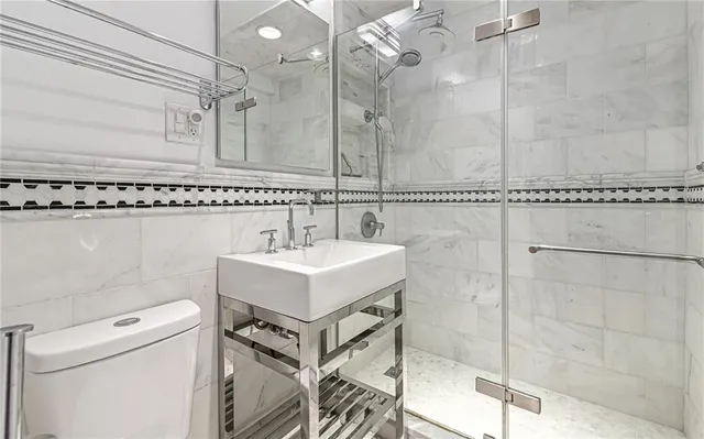 $155,000 | 4601 Fifth Avenue, Unit 322, Pittsburgh, PA 15213