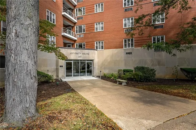 $155,000 | 4601 Fifth Avenue, Unit 322, Pittsburgh, PA 15213