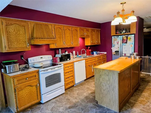 $405,500 | 875 Highway 54, Osceola, MO 64776