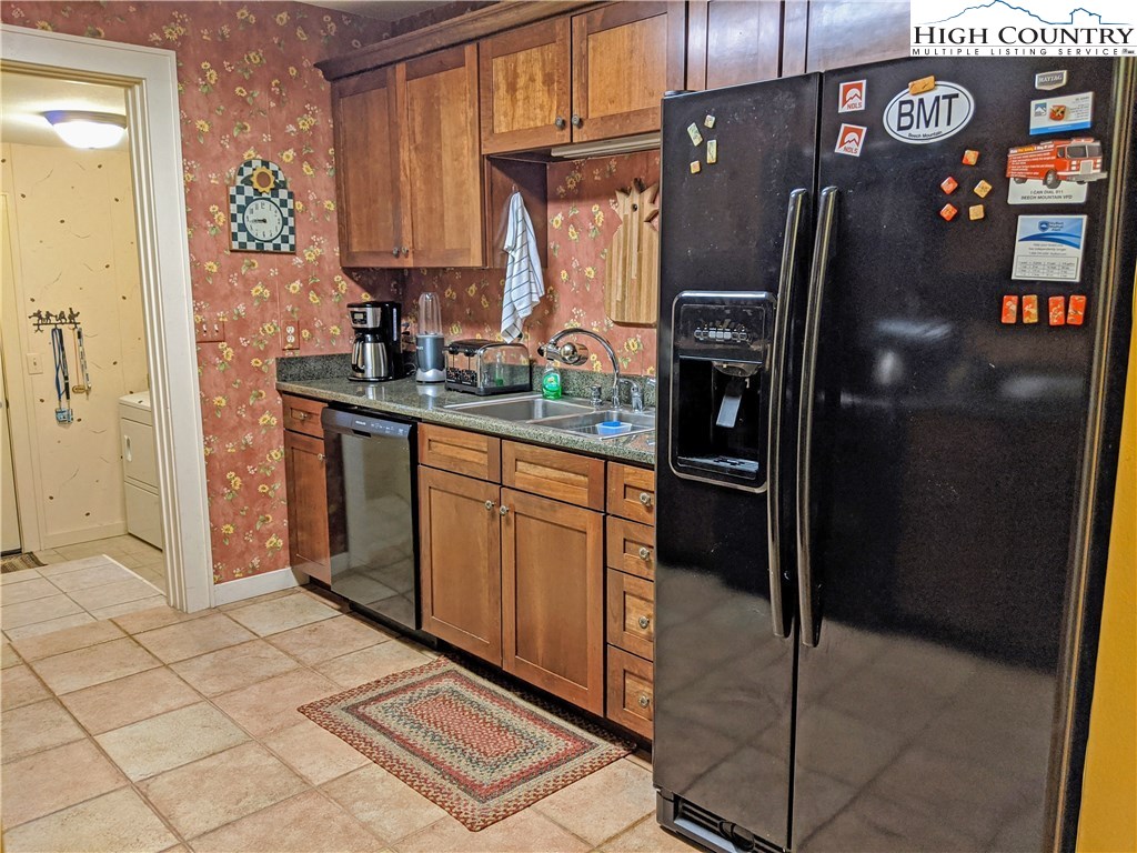 110 Shagbark Road Beech Mountain, NC 28604 - Photo 7 of 31 Gallery Image 7