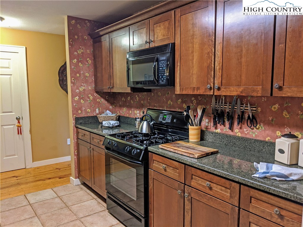 110 Shagbark Road Beech Mountain, NC 28604 - Photo 8 of 31 Gallery Image 8