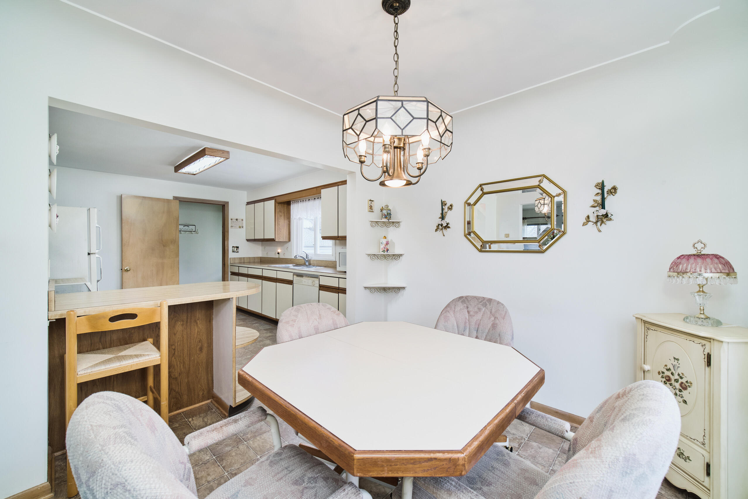 2313 Filer City Road Manistee, MI 49660 - Photo 14 of 47 Dining Area