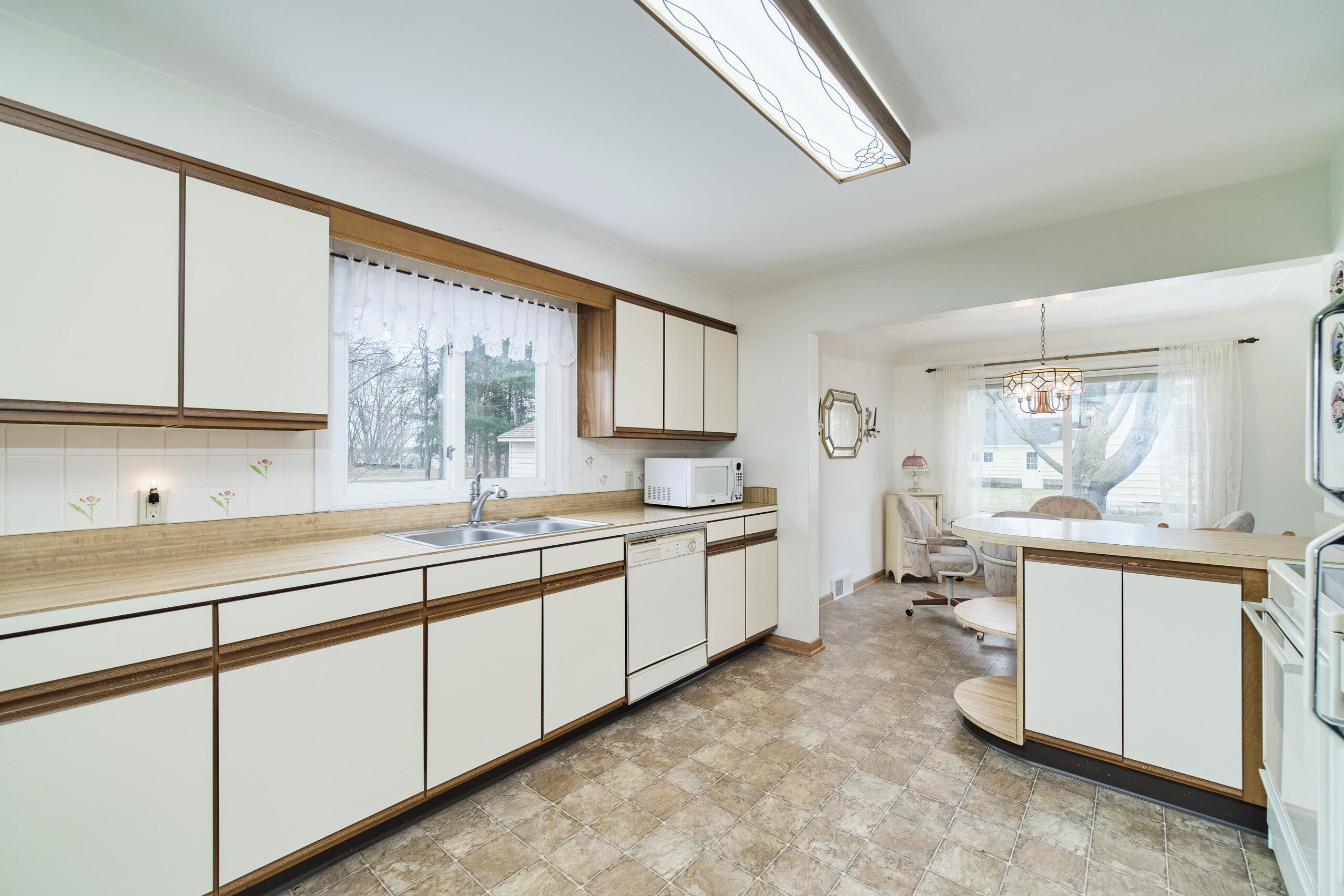 2313 Filer City Road Manistee, MI 49660 - Photo 15 of 47 Kitchen