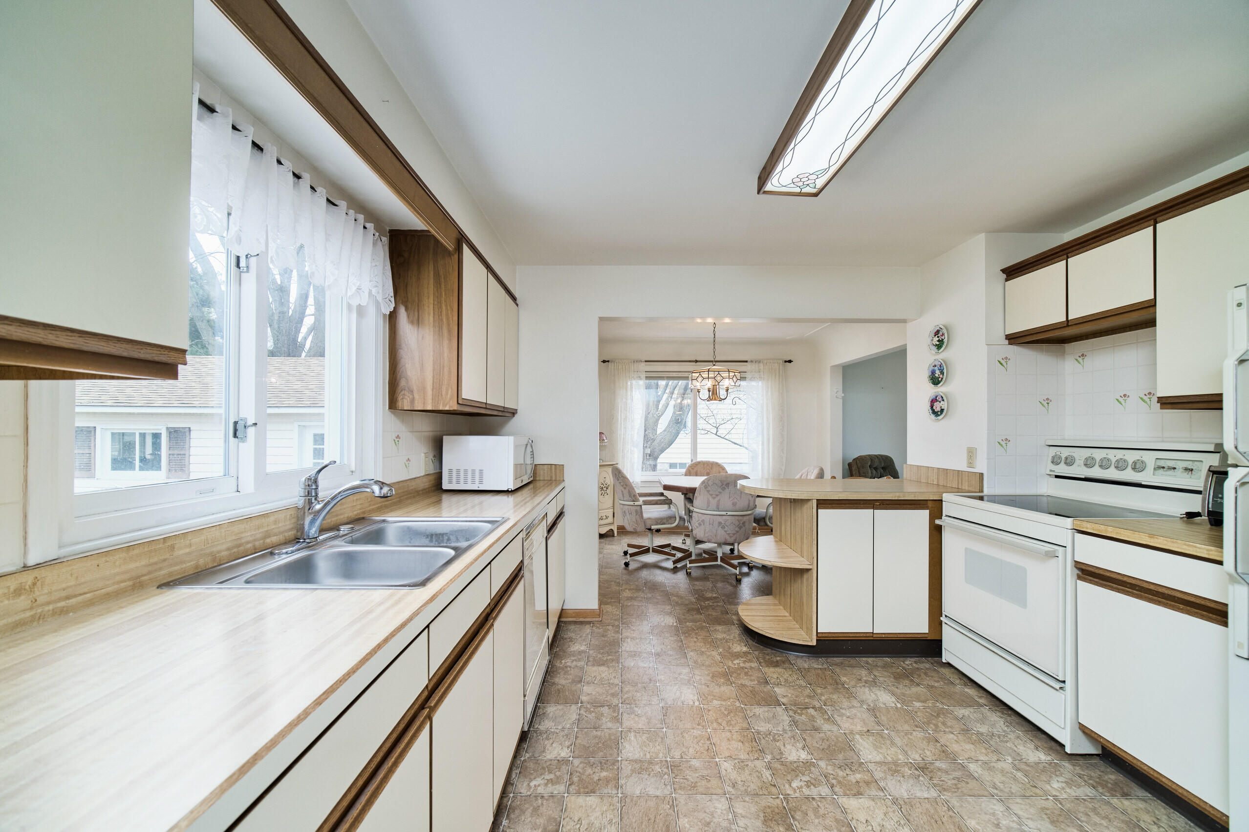 2313 Filer City Road Manistee, MI 49660 - Photo 16 of 47 Kitchen