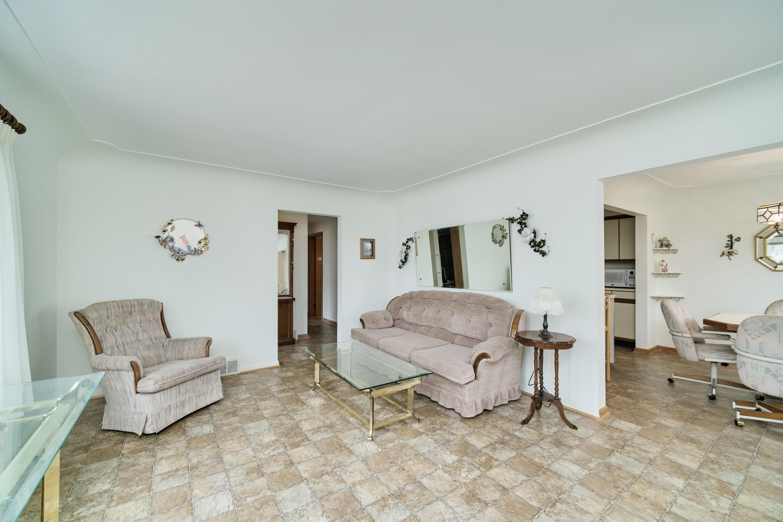 2313 Filer City Road Manistee, MI 49660 - Photo 10 of 47 Living Room