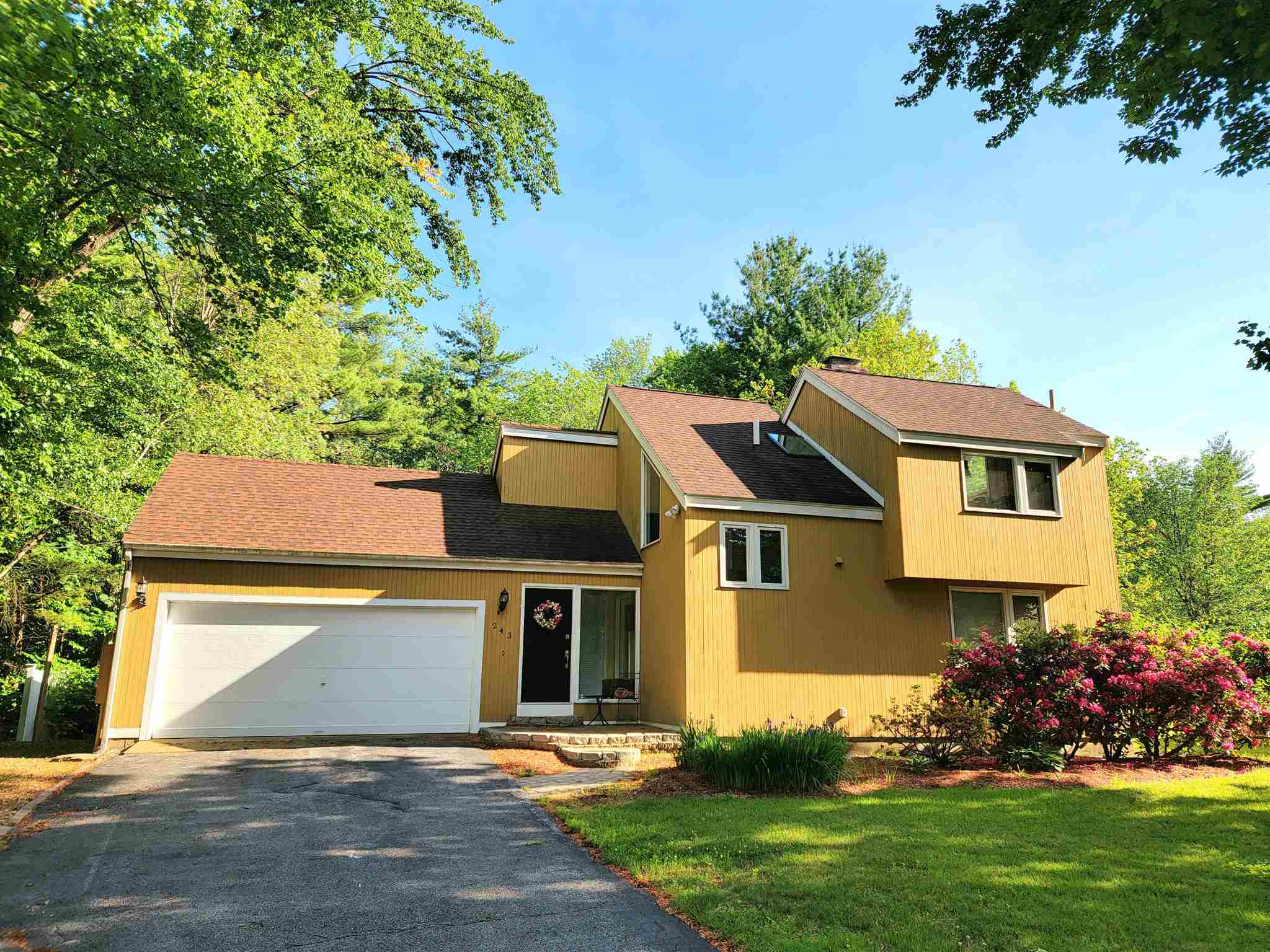 243 Campbell Street Manchester, NH 03104 - Photo 1 of 26