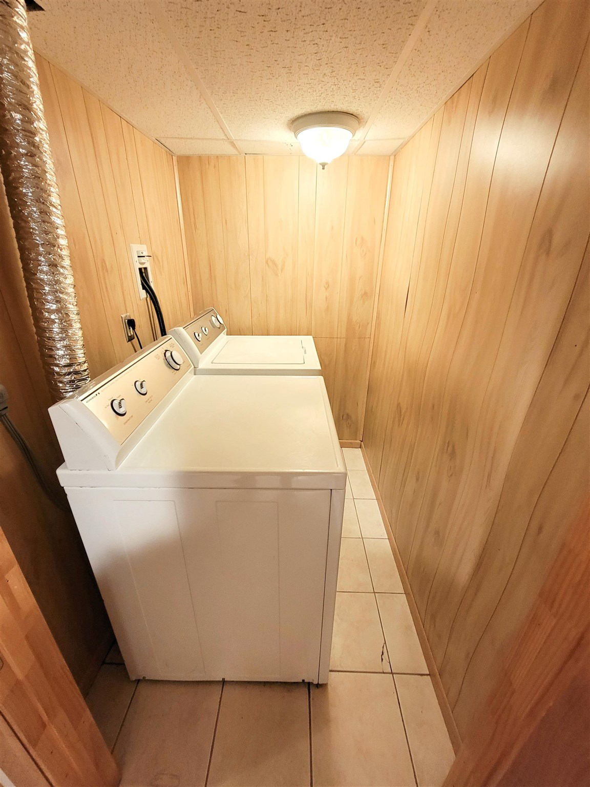 243 Campbell Street Manchester, NH 03104 - Photo 20 of 26