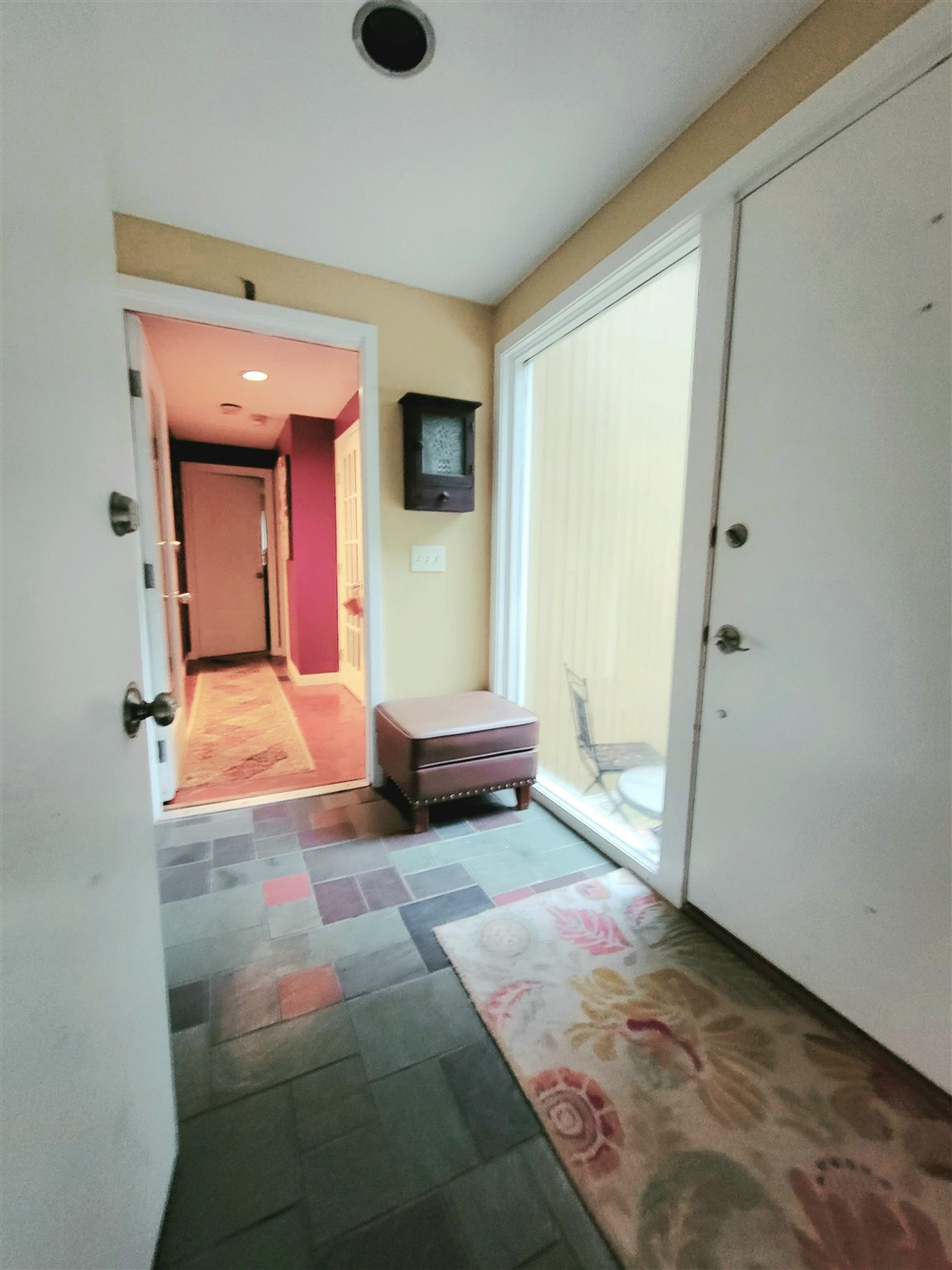 243 Campbell Street Manchester, NH 03104 - Photo 4 of 26