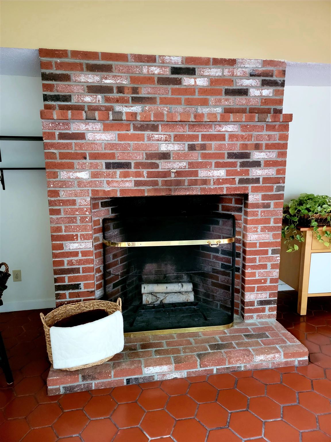 243 Campbell Street Manchester, NH 03104 - Photo 10 of 26