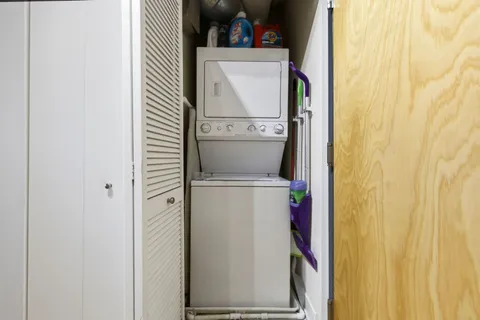 $160,000 | 1791 West Howard Street, Unit 302, Chicago, IL 60626