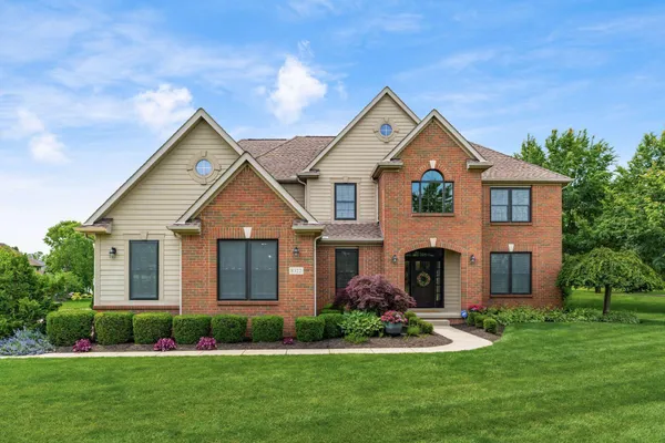 $749,900 | 8322 Meadowmoore Place, Pickerington, OH 43147