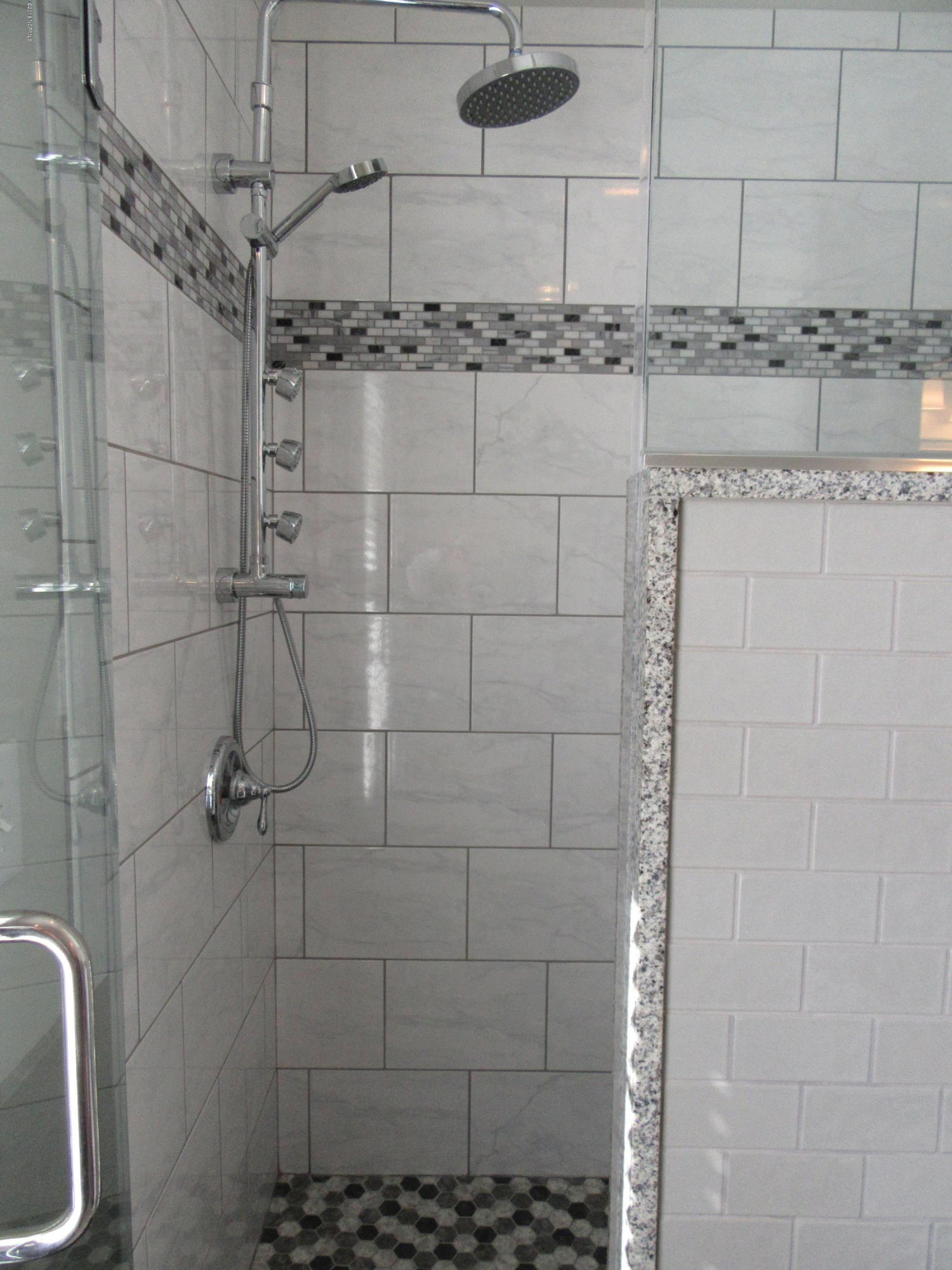 1068 River Road Kinston, NC 28504 - Photo 53 of 89 MASTER SHOWER