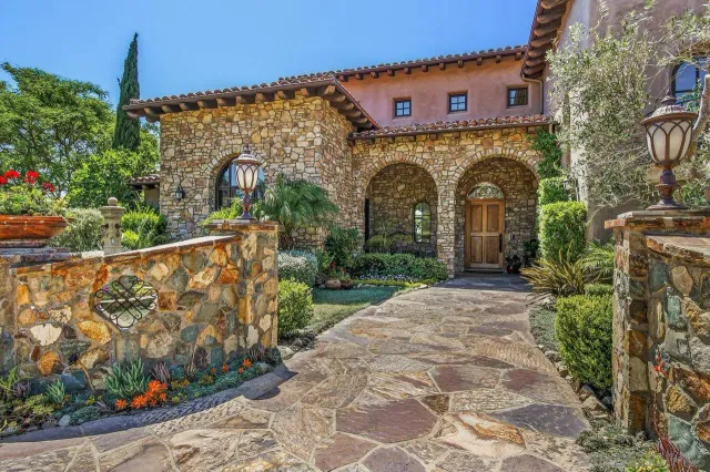 a view of a garden with pathway