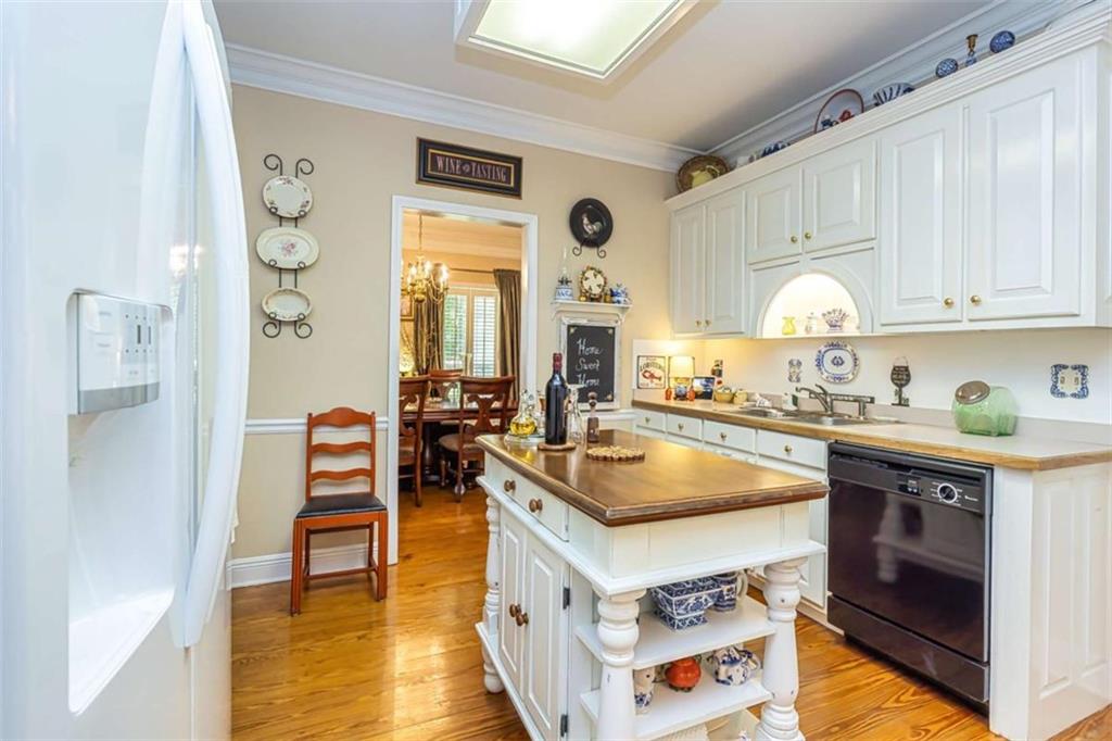 6009 Big A Road Douglasville, GA 30135 - Photo 14 of 50 a kitchen with cabinets and window