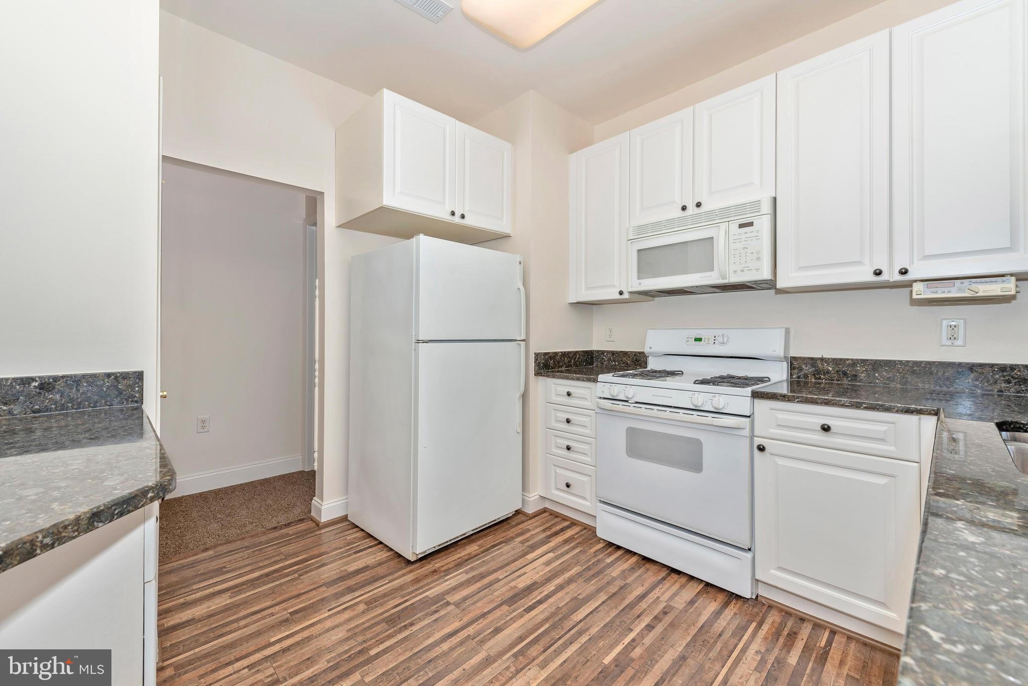2500 Waterside Drive, Unit 315 Frederick, MD 21701 - Photo 11 of 42 Updated appliances include a gas stove.