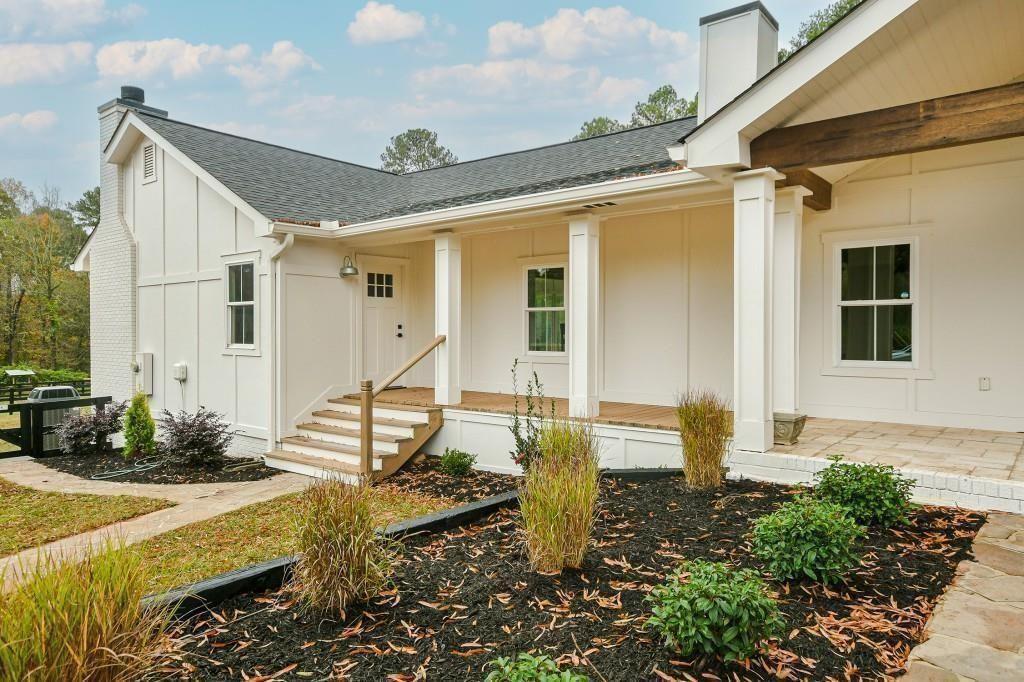 15585 South Thompson Road Alpharetta, GA 30004 - Photo 3 of 49