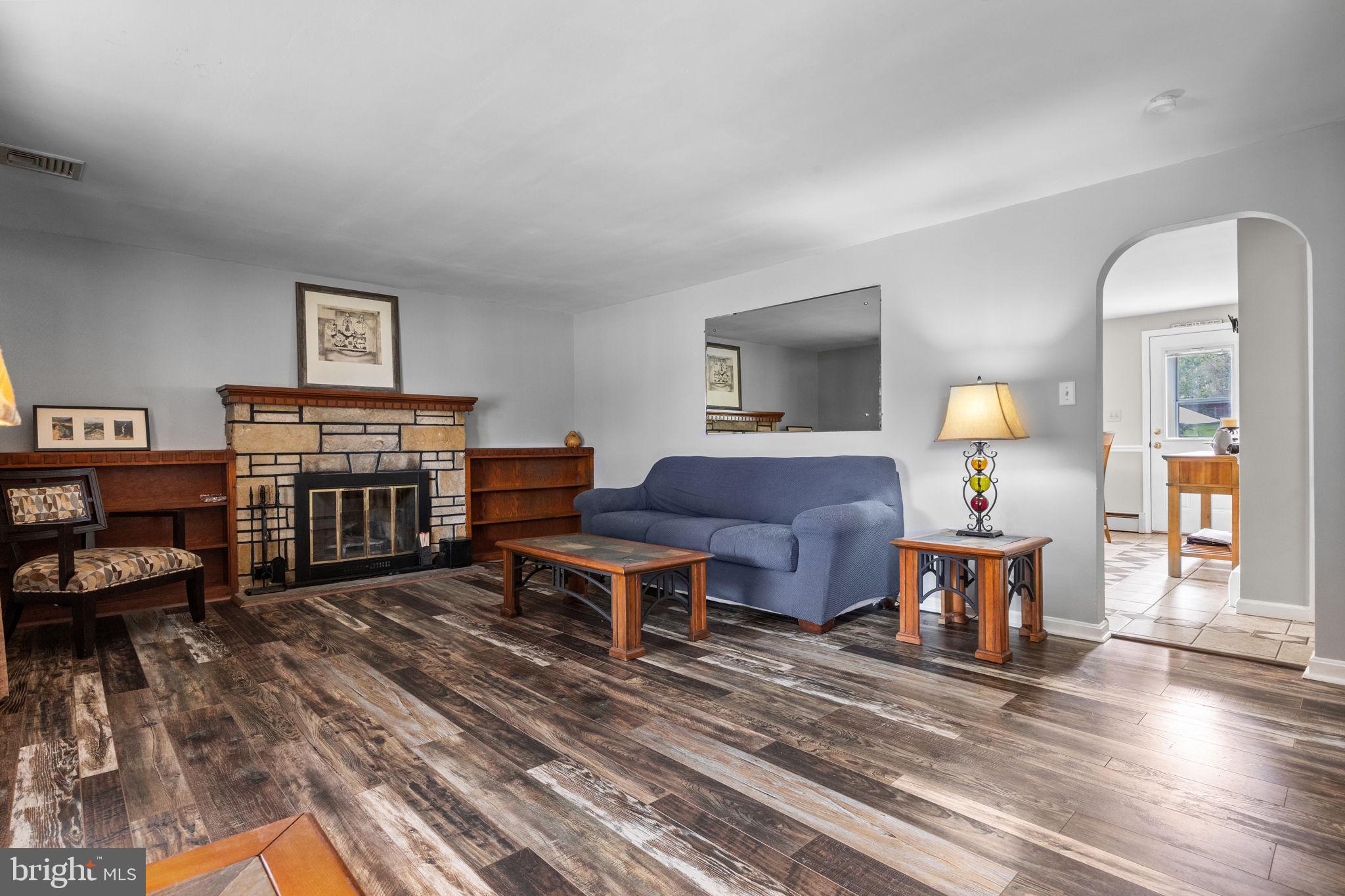 4783 Meeting Road Bensalem, PA 19020 - Photo 4 of 48 Living Room