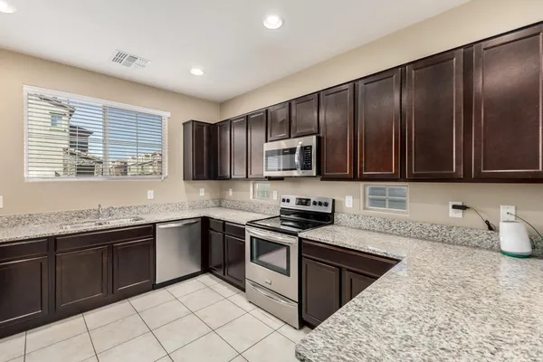 $2,545 | 7742 West Palm Lane, Phoenix, AZ 85035