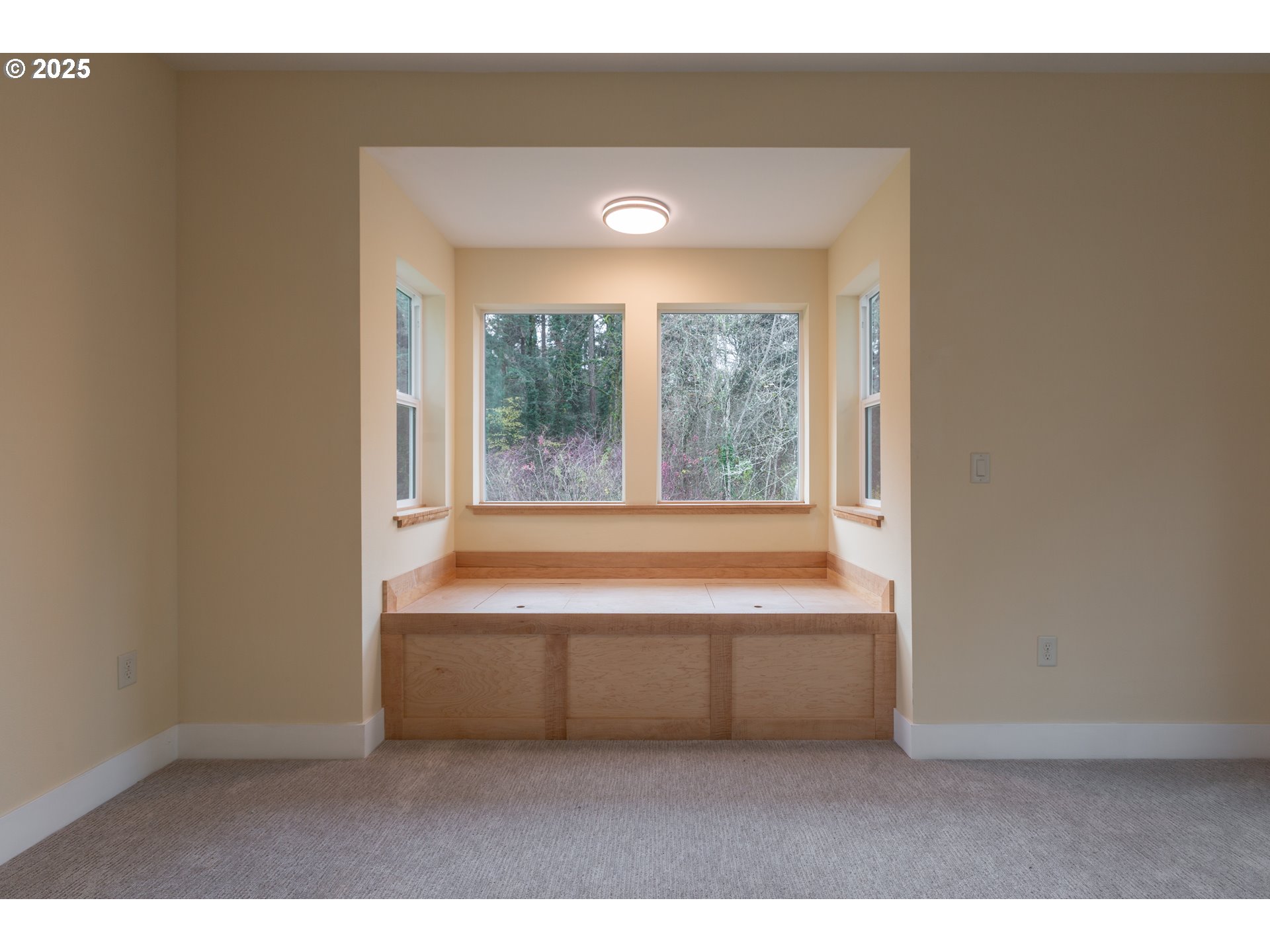 15427 Southeast River Road Oak Grove, OR 97267 - Photo 14 of 30 a en suite bathroom with a bathtub and window