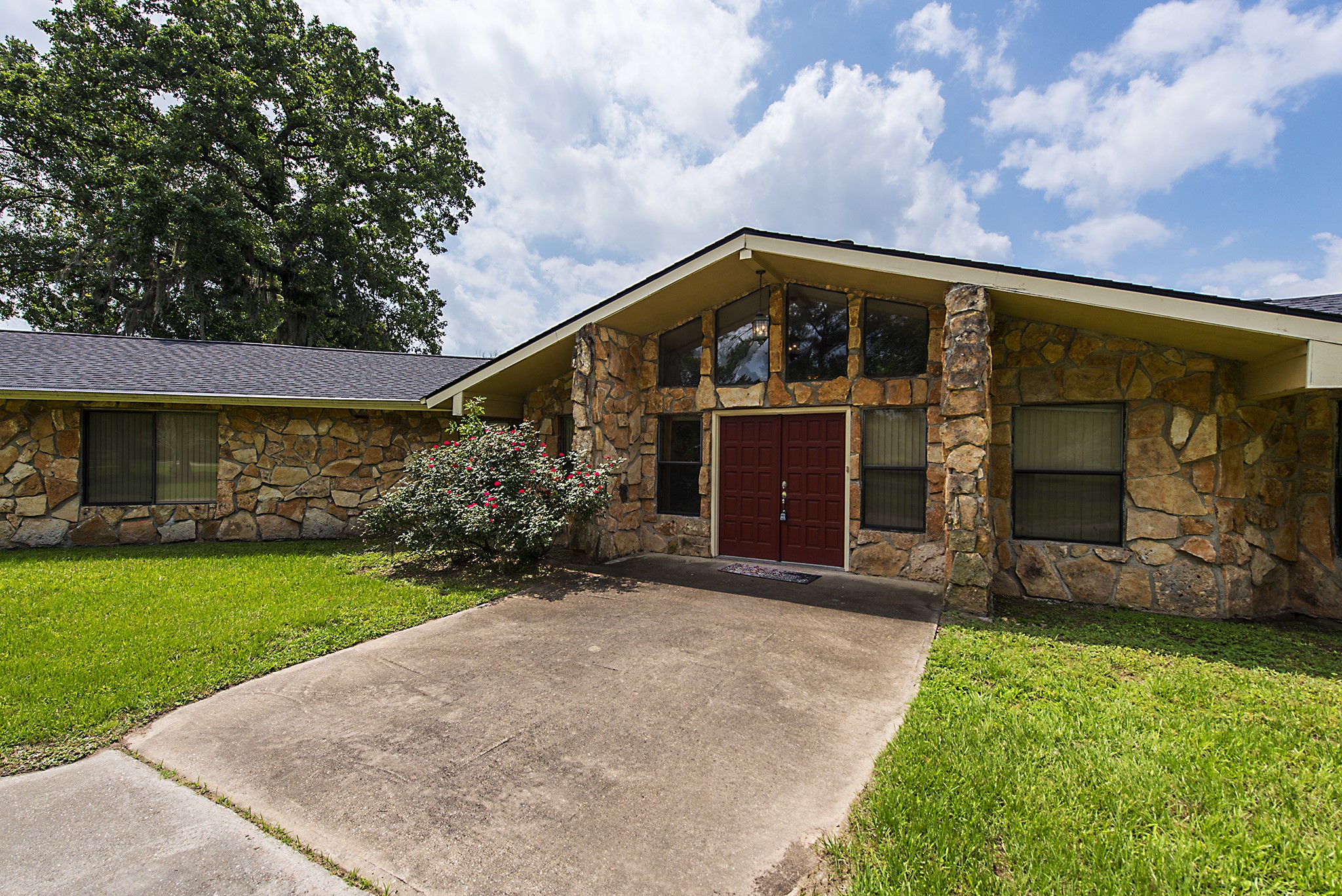 29363 Riley Road Waller, TX 77484 - Photo 2 of 31 Double front door.