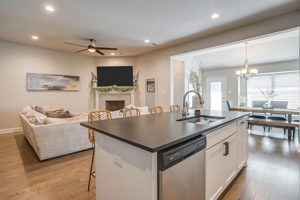 709 Waterford Way Joshua, TX 76058 - Photo 14 of 35