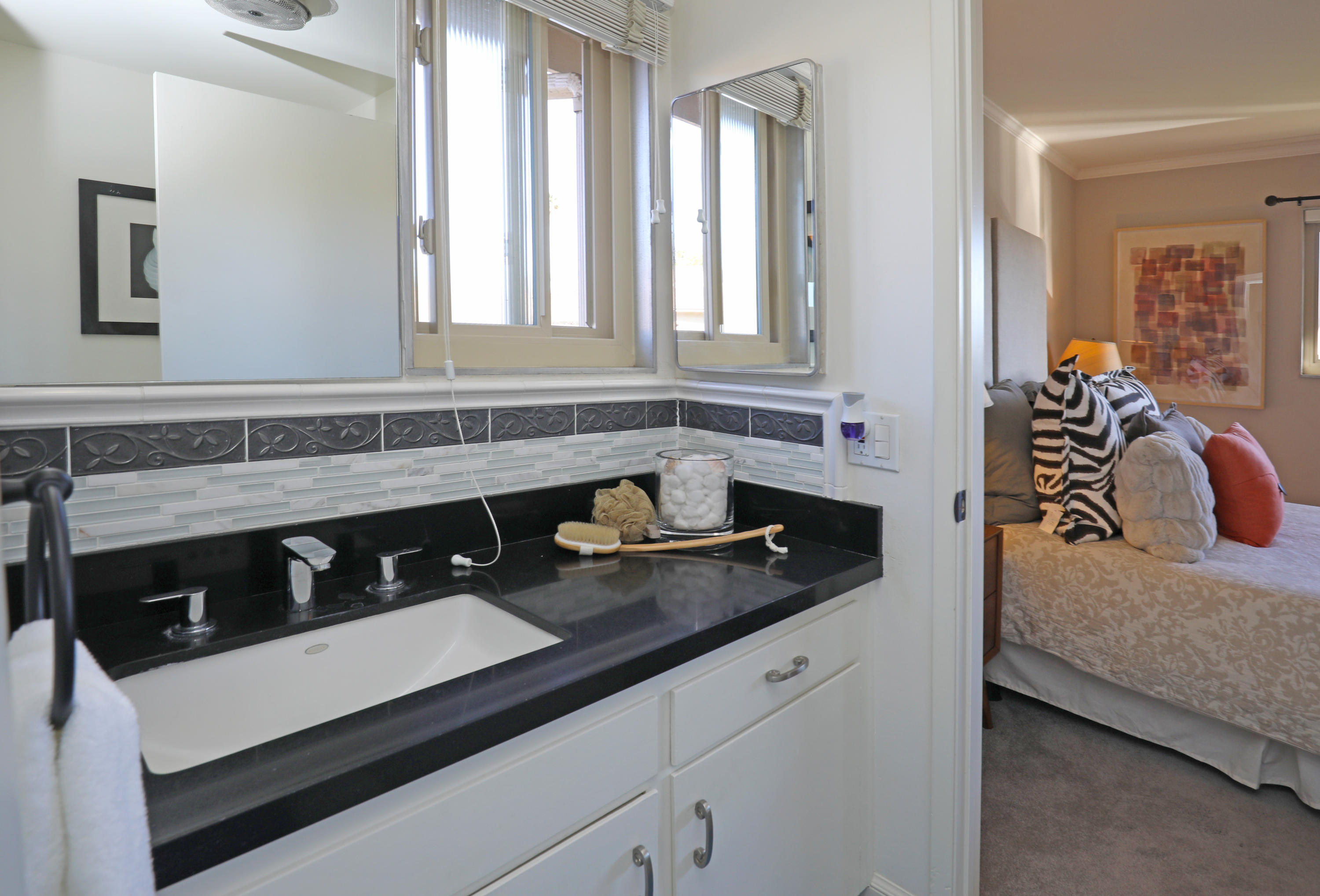5940 Encina Road, Unit 6 Goleta, CA 93117 - Photo 11 of 20 Master Bath