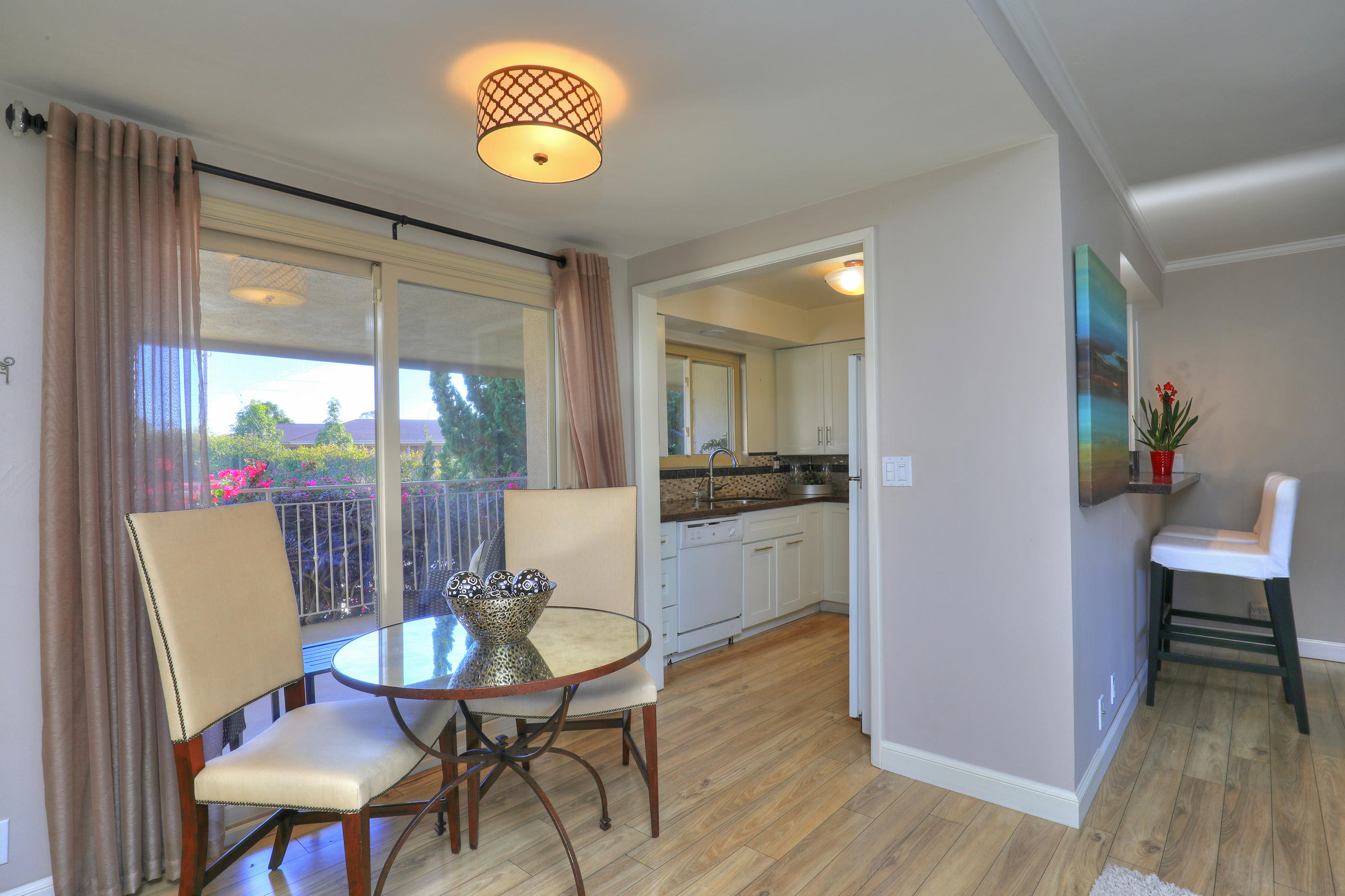 5940 Encina Road, Unit 6 Goleta, CA 93117 - Photo 8 of 20 Entry - Informal Dining Area