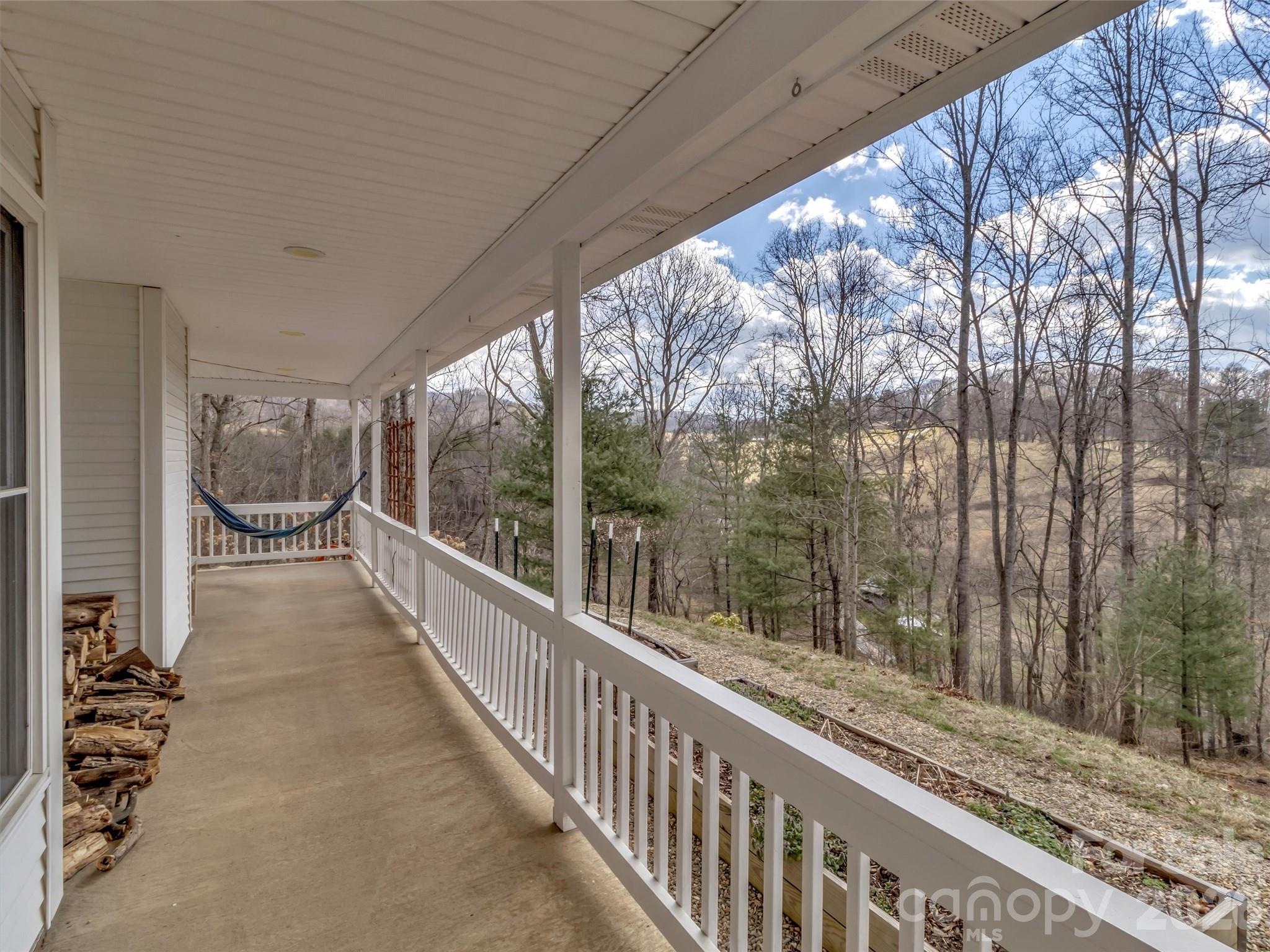 109 Paradise Circle Clyde, NC 28721 - Photo 5 of 48