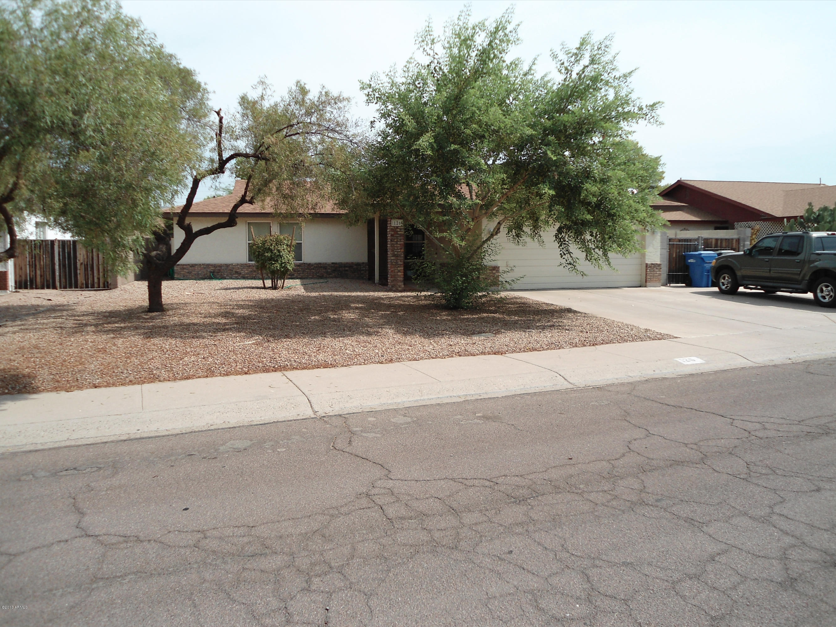 126 West Wagoner Road Phoenix, AZ 85023 - Photo 1 of 13 DSC01391