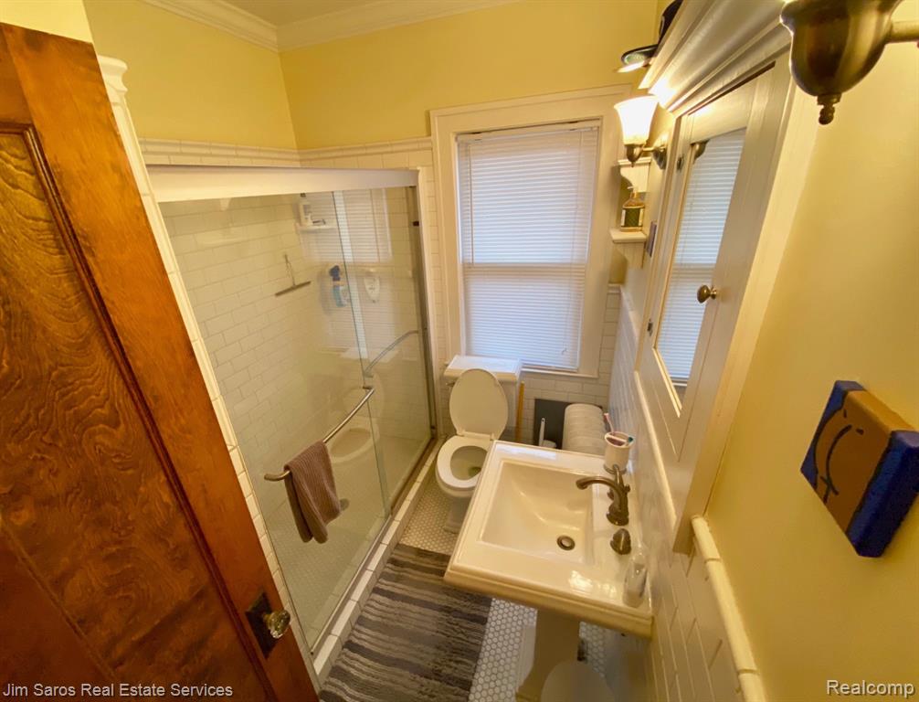 925-927 Nottingham Road Grosse Pointe Park, MI 48230 - Photo 8 of 23