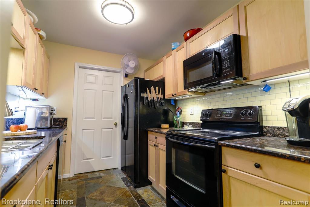 3572 Tremonte Circle Rochester, MI 48306 - Photo 15 of 55