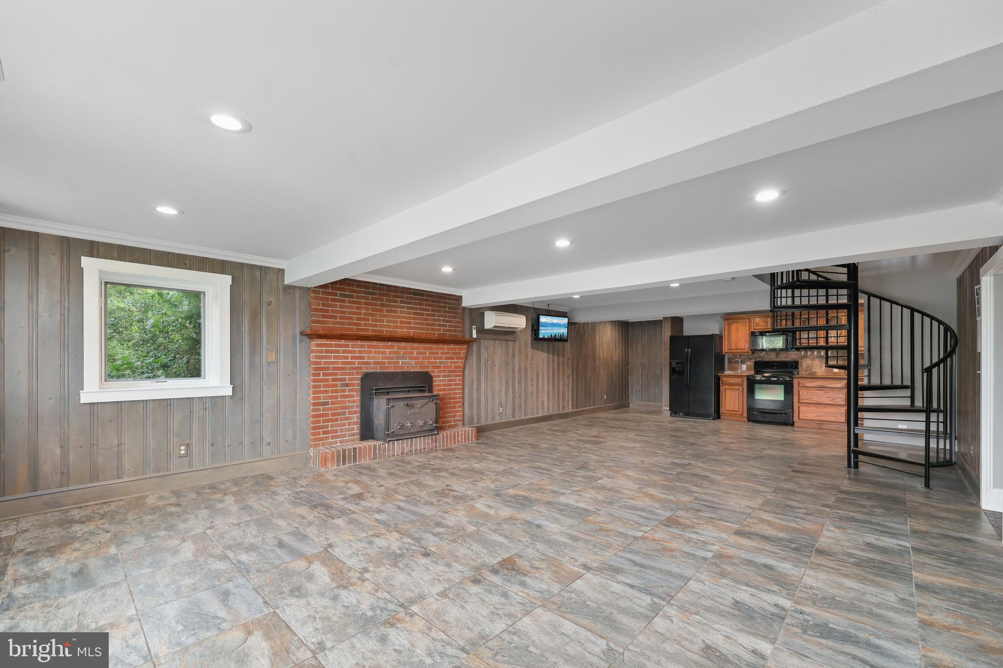 20345 Ridge Road Colonial Beach, VA 22443 - Photo 35 of 80 Huge rec room on lower level with mini-split