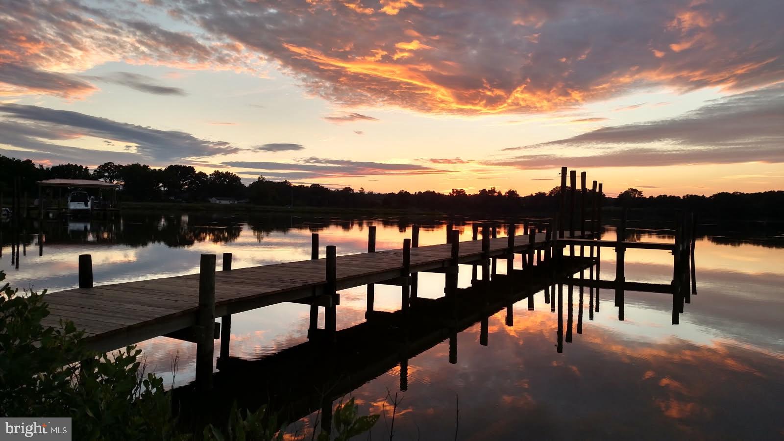 20345 Ridge Road Colonial Beach, VA 22443 - Photo 4 of 80 Your own personal sunset