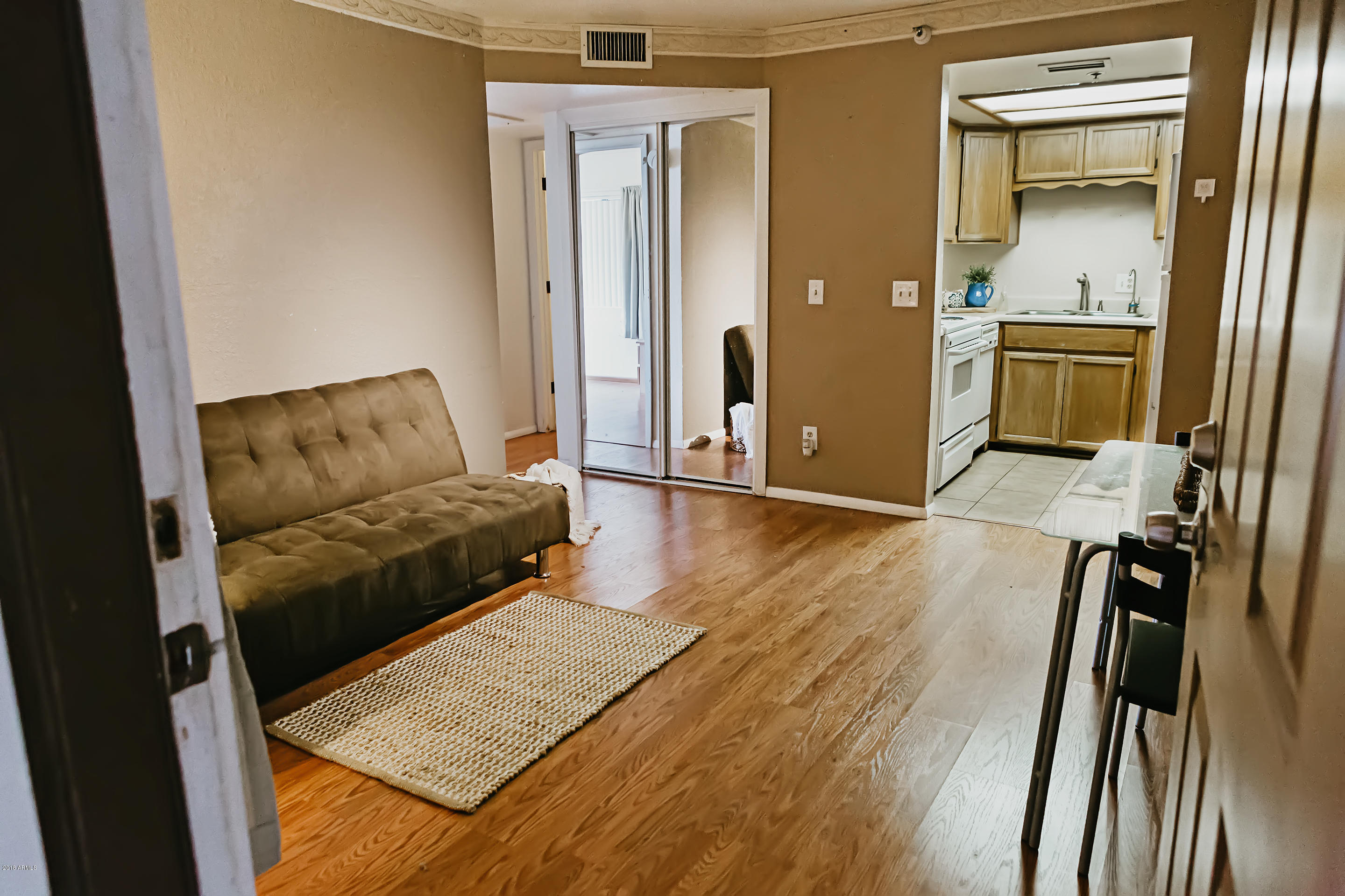 17 East Ruth Avenue, Unit 107 Phoenix, AZ 85020 - Photo 3 of 21 Living room