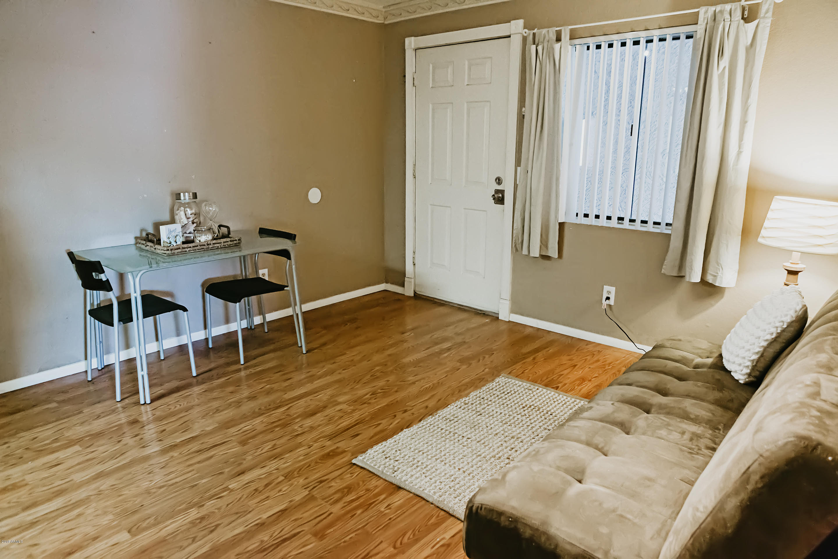 17 East Ruth Avenue, Unit 107 Phoenix, AZ 85020 - Photo 8 of 21 Living room