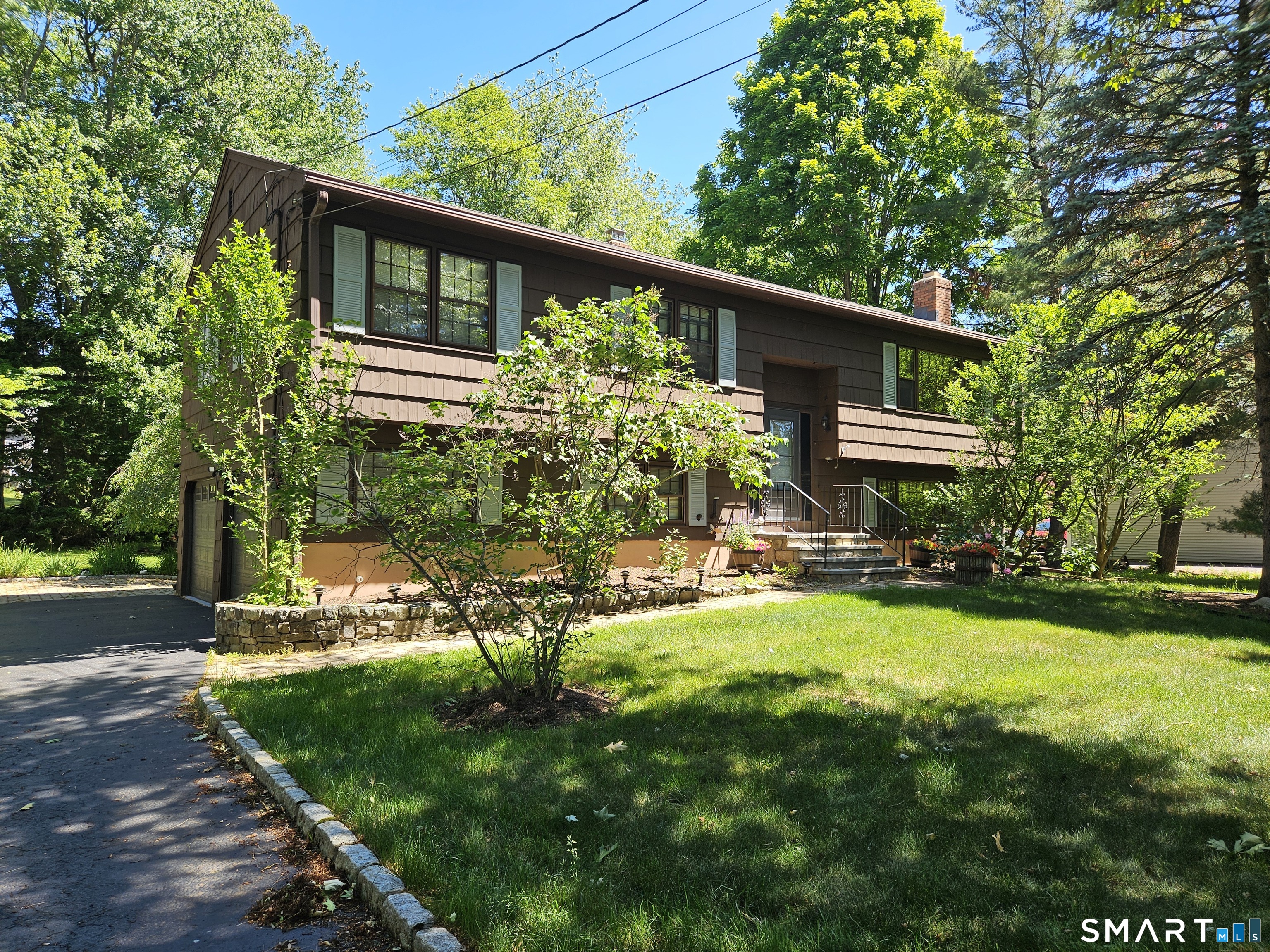 2010 Old Town Road Trumbull, CT 06611 - Photo 1 of 6