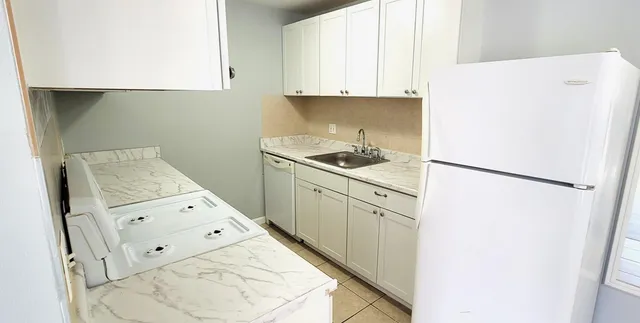 $1,225 | 38255 Fairway Court, Unit 77B, Clinton Township, MI 48038