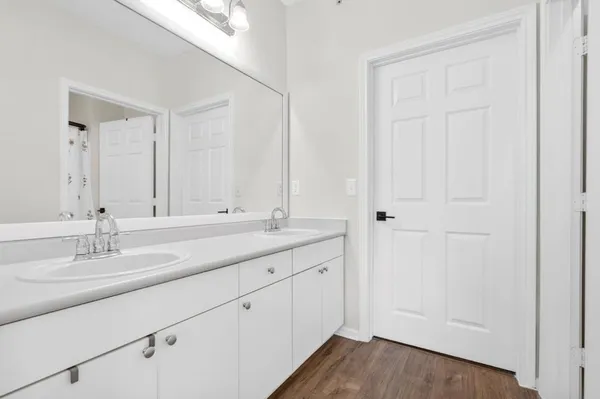 $687,000 | 130 River Landing Drive, Unit 8301, Daniel Island, SC 29492